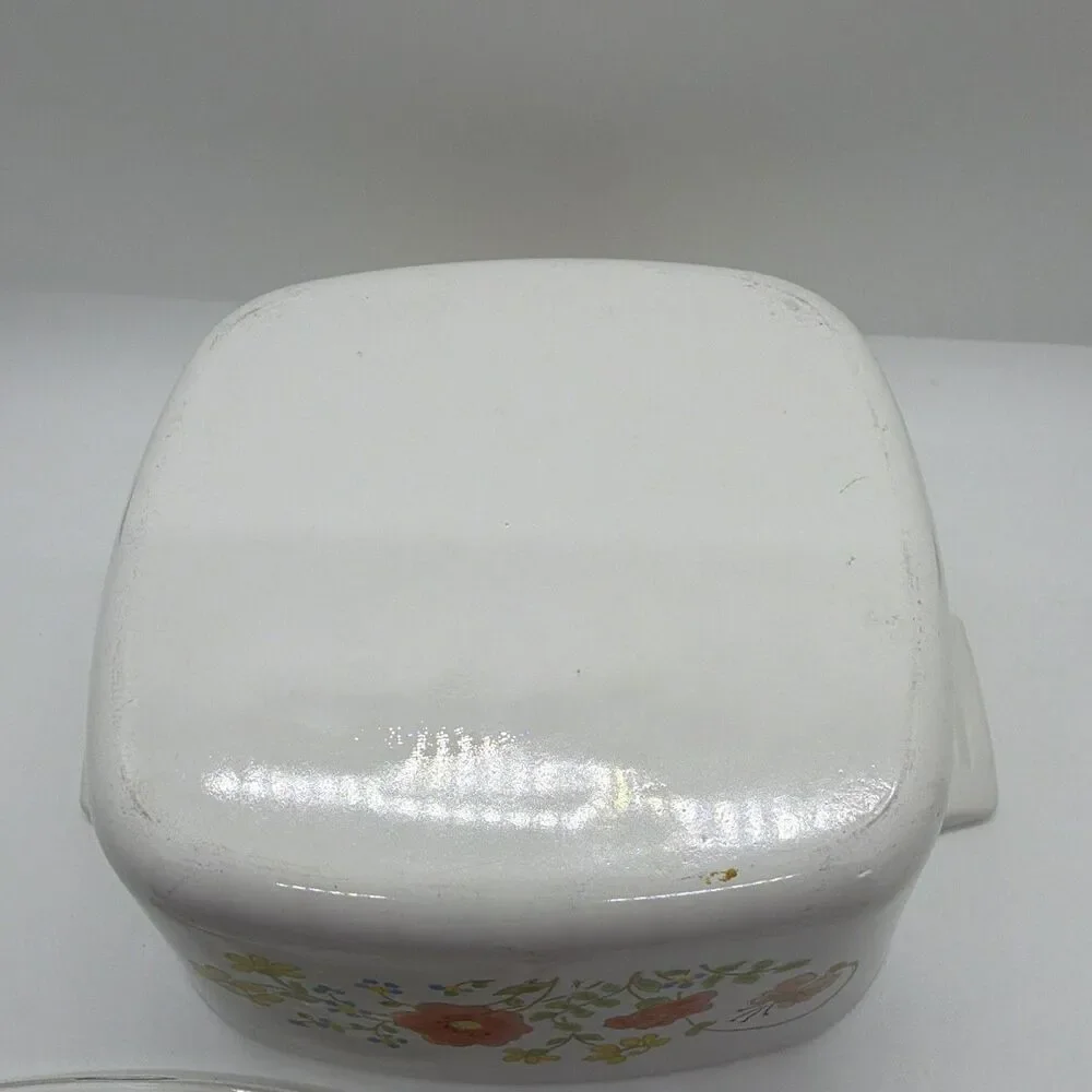 CorningWare 1 1/2 Qt Square Glass Casserole w/ Lid Wildflower